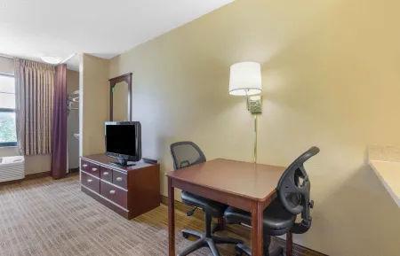 Studio Suite - 2 Twin Beds